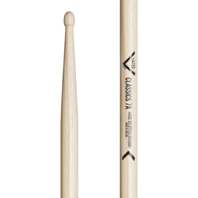 Vater Baguettes Classics 7A Wood American Hickory 15,5" VHC7AW Baguette 7A fine en American Hickory avec petite olive en forme de gland et 15,5" de longueur pour un jeu léger et agile. Vater Baguettes Classics 7A Wood American Hickory 15,5" VHC7AW Baguette 7A fine en American Hickory avec petite olive en forme de gland et 15,5" de longueur pour un jeu léger et agile.