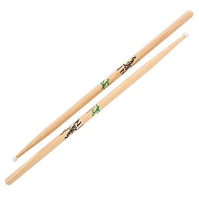 Zildjian Artist Series Hickory Baguettes de batterie Kozo Suganuma en nylon Zildjian Artist Series Hickory Baguettes de batterie Kozo Suganuma en nylon