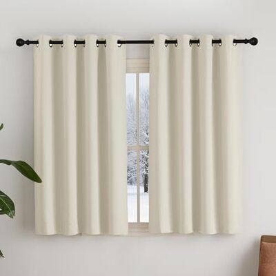NICETOWN Rideaux Thermiques Panneaux Décoration de Petite Fenêtre à Oeillets Tissu Doux Lumineux Bloquer pour Chambre Maison Cuisine, L 140 x H 145 cm, Beige Clair, Lot de 2 NICETOWN Rideaux Thermiques Panneaux Décoration de Petite Fenêtre à Oeillets Tissu Doux Lumineux Bloquer pour Chambre Maison Cuisine, L 140 x H 145 cm, Beige Clair, Lot de 2