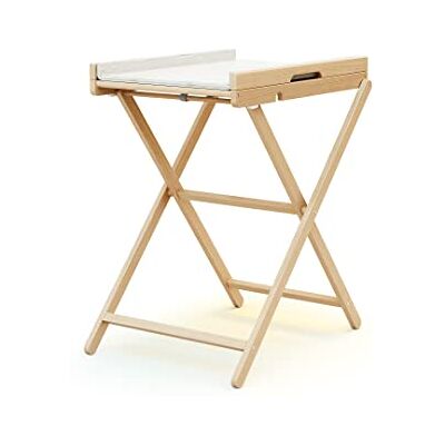 AT4 Table à langer pliante ESSENTIEL Hêtre verni Dimensions ouverte (L x l x H) : 78 x 58 x 90,5 cm Dimensions pliée (L x l x H) : 58 x 11,5 x 111,5 cm Matelas PVC inclus AT4 Table à langer pliante ESSENTIEL Hêtre verni Dimensions ouverte (L x l x H) : 78 x 58 x 90,5 cm Dimensions pliée (L x l x H) : 58 x 11,5 x 111,5 cm Matelas PVC inclus
