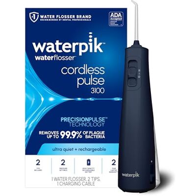 Waterpik Hydropulseur portable sans fil rechargeable pour dents, gencives, soins et voyage avec 2 embouts de fil dentaire, imperméable, accepté ADA, WF-20 bleu, l'emballage peut varier Waterpik Hydropulseur portable sans fil rechargeable pour dents, gencives, soins et voyage avec 2 embouts de fil dentaire, imperméable, accepté ADA, WF-20 bleu, l'emballage peut varier