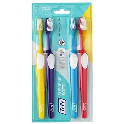 TePe Brosse à dents suprême pour adultes avec filaments plus longs et prise en main sûre Élimination efficace de la plaque dentaire pour des dents TePe Brosse à dents suprême pour adultes avec filaments plus longs et prise en main sûre Élimination efficace de la plaque dentaire pour des dents