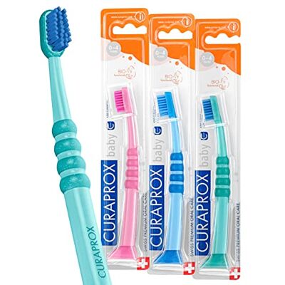 Curaprox brosse hygiène experte pour adultes en recherche de douceur pour un brossage doux avec brins souples Curaprox brosse hygiène experte pour adultes en recherche de douceur pour un brossage doux avec brins souples