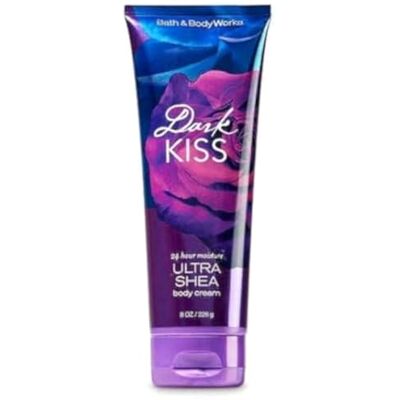 Bath & Body Works Signature Collection Dark Kiss Triple Moisture Crème pour le corps 226 g Bath & Body Works Signature Collection Dark Kiss Triple Moisture Crème pour le corps 226 g