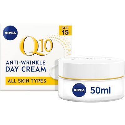 NIVEA Q10 Power SPF15 Crème de jour raffermissante, hydratante anti-âge + créatine & Q10 pour femme Réduit l'apparence des rides et des ridules 50 ml, (lot de 1) NIVEA Q10 Power SPF15 Crème de jour raffermissante, hydratante anti-âge + créatine & Q10 pour femme Réduit l'apparence des rides et des ridules 50 ml, (lot de 1)