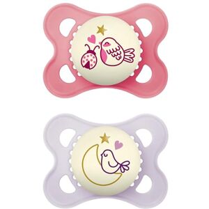 MAM Original Pure Night Lot de 2 tétines pour bébé de 2 à 6 mois, durables et bio-renouvelables, tétine en silicone SkinSoft, tétine phosphorescente, rose/violet (les motifs peuvent varier) MAM Original Pure Night Lot de 2 tétines pour bébé de 2 à 6 mois, durables et bio-renouvelables, tétine en silicone SkinSoft, tétine phosphorescente, rose/violet (les motifs peuvent varier)