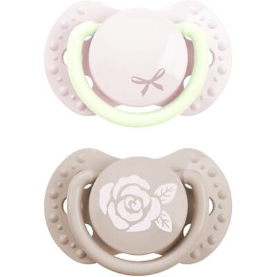 Difrax LOVI Tétine Nouveau-né Sucette Dynamique pour Bébé Naissance Rose 2 Piéces Sucette phosphorescente, Facile à Accepter, Sans BPA, Silicones de haute qualité et durables Difrax LOVI Tétine Nouveau-né Sucette Dynamique pour Bébé Naissance Rose 2 Piéces Sucette phosphorescente, Facile à Accepter, Sans BPA, Silicones de haute qualité et durables