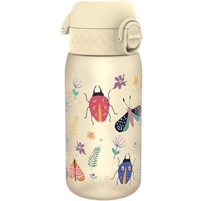 Ion8 Gourde Enfant, 350ml, Anti-Fuite, Facile à Ouvrir, Verrouillage Sécurisé, Lavable en Lave-Vaisselle, Sans BPA, Poignée de Transport, Facile à Nettoyer, Carbone Neutre, La Vie Des Insectes Ion8 Gourde Enfant, 350ml, Anti-Fuite, Facile à Ouvrir, Verrouillage Sécurisé, Lavable en Lave-Vaisselle, Sans BPA, Poignée de Transport, Facile à Nettoyer, Carbone Neutre, La Vie Des Insectes