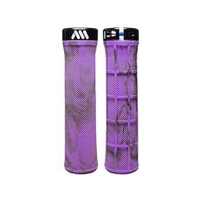 All Mountain Style Poignée VTT Model Berm Grip Légèreté et Grip pour Velo s'adapte à Tous Les Guidons 135 mm 100 g Double Motif, Double Densité Accessoire Idéal por VTT All Mountain Style Poignée VTT Model Berm Grip Légèreté et Grip pour Velo s'adapte à Tous Les Guidons 135 mm 100 g Double Motif, Double Densité Accessoire Idéal por VTT