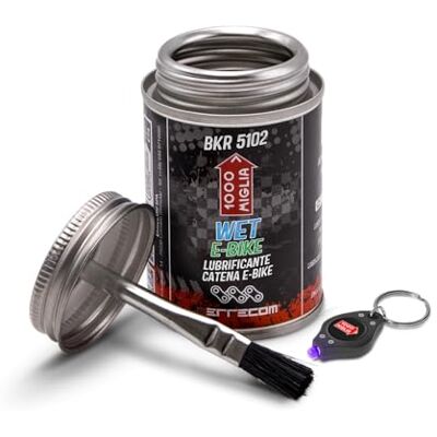 ERRECOM 1000 Miglia BKR 5102 E-BIKE WET Lubrifiant pour Chaîne Vélo Electrique 120 ml, Conditions de Piste Humides, Mouillées et Boueuses, formule fluorescente parfumée, Pot All-In-One avec Brosse incluse ERRECOM 1000 Miglia BKR 5102 E-BIKE WET Lubrifiant pour Chaîne Vélo Electrique 120 ml, Conditions de Piste Humides, Mouillées et Boueuses, formule fluorescente parfumée, Pot All-In-One avec Brosse incluse