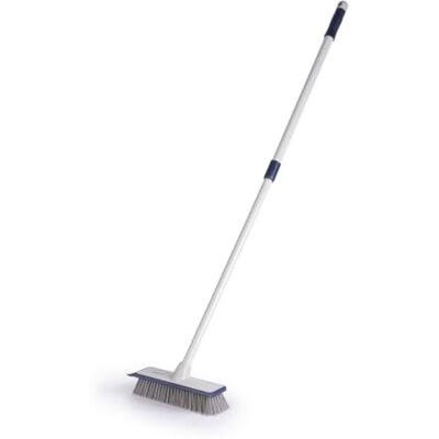 Beldray LA034009FEU7 Deep Clean Brosse de balayage 2 en 1 – Raclette intégrée, poils durables anti-rayures, poignée extensible, pare-chocs en caoutchouc pour protéger les plinthes, pour sols texturés, Beldray LA034009FEU7 Deep Clean Brosse de balayage 2 en 1 – Raclette intégrée, poils durables anti-rayures, poignée extensible, pare-chocs en caoutchouc pour protéger les plinthes, pour sols texturés,