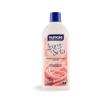nuncas Italia S.p.A. Lessive liquide pour vêtements en soie et tissus délicats Flacon de 500 ml nuncas Italia S.p.A. Lessive liquide pour vêtements en soie et tissus délicats Flacon de 500 ml