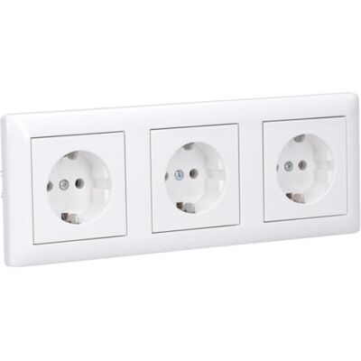 GIRA Ensemble standard 55 : 3 prises 018803 et 1 cadre 021303 GIRA Ensemble standard 55 : 3 prises 018803 et 1 cadre 021303
