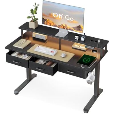OffiGo Bureau Assis Debout avec 3 Tiroirs, 120cm Bureau Gaming, Noir Support de moniteur, bureau électrique réglable en hauteur, chargeur intégré, LED, idéal pour le télétravail OffiGo Bureau Assis Debout avec 3 Tiroirs, 120cm Bureau Gaming, Noir Support de moniteur, bureau électrique réglable en hauteur, chargeur intégré, LED, idéal pour le télétravail