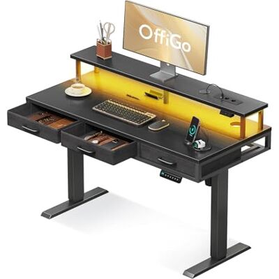 OffiGo Bureau Assis Debout avec 3 Tiroirs, 120cm Bureau Gaming, Noir Support de moniteur, bureau électrique réglable en hauteur, chargeur intégré, LED, idéal pour le télétravail OffiGo Bureau Assis Debout avec 3 Tiroirs, 120cm Bureau Gaming, Noir Support de moniteur, bureau électrique réglable en hauteur, chargeur intégré, LED, idéal pour le télétravail