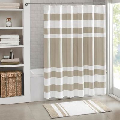 Madison Park Rideau de douche en tissu gaufré à rayures pour salle de bain avec gestion de l'humidité Scotchgard 3M, qualité spa, moderne, standard, 182,9 x 182,9 cm, taupe Madison Park Rideau de douche en tissu gaufré à rayures pour salle de bain avec gestion de l'humidité Scotchgard 3M, qualité spa, moderne, standard, 182,9 x 182,9 cm, taupe