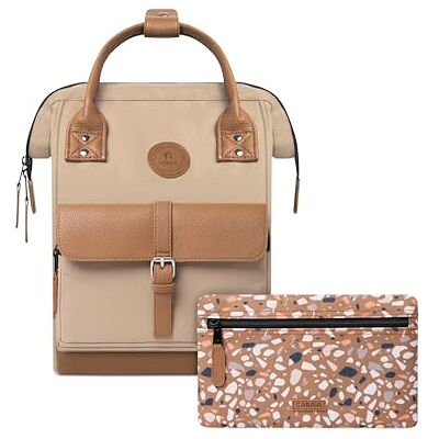 Cabaïa CABAIA Sac à Dos Adventurer Kuala Lumpur Mini 10L Déperlant Compartiment Ordinateur Portable 10,5" 2 Poches Certifié Vegan Sac Voyage, Affaires, École pour Homme et Femme Marron Cabaïa CABAIA Sac à Dos Adventurer Kuala Lumpur Mini 10L Déperlant Compartiment Ordinateur Portable 10,5" 2 Poches Certifié Vegan Sac Voyage, Affaires, École pour Homme et Femme Marron