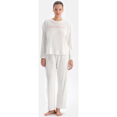 Dagi Long Sleeve Velvet Pajama Set With Print Detail Ensemble pyjama Femme Dagi Long Sleeve Velvet Pajama Set With Print Detail Ensemble pyjama Femme