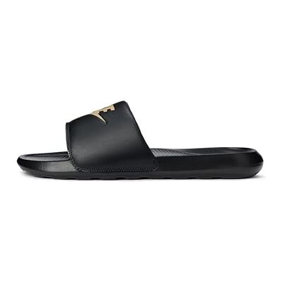 NIKE W VICTORI ONE SLIDE PRINT Women, girls. Baskets, Noir (Black Metallic Gold Black), 46 EU NIKE W VICTORI ONE SLIDE PRINT Women, girls. Baskets, Noir (Black Metallic Gold Black), 46 EU