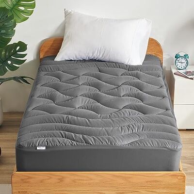 Zone Surmatelas rafraîchissant extra long pour dortoir universitaire, protège-matelas rembourré respirant, lavable, poche profonde de 20,3 à 53,3 cm (gris, lit simple XL) Zone Surmatelas rafraîchissant extra long pour dortoir universitaire, protège-matelas rembourré respirant, lavable, poche profonde de 20,3 à 53,3 cm (gris, lit simple XL)
