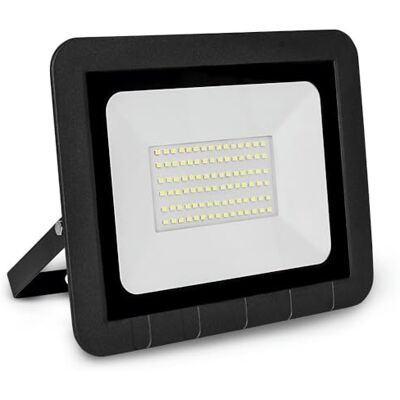 Brightium Projecteur LED plat noir 50 W, idéal pour éclairer vos espaces avec efficacité et style. Son design compact permet une installation facile dans n'importe quel environnement. Brightium Projecteur LED plat noir 50 W, idéal pour éclairer vos espaces avec efficacité et style. Son design compact permet une installation facile dans n'importe quel environnement.