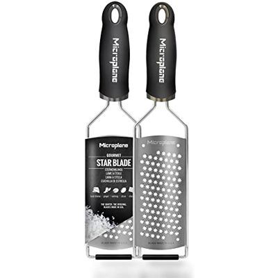 Microplane Râpe de cuisine avec lame en forme d'étoile pour fromage dur, agrumes, chocolat, gingembre, muscade et cannelle en noir avec lames en acier inoxydable – Fabriqué aux États-Unis Microplane Râpe de cuisine avec lame en forme d'étoile pour fromage dur, agrumes, chocolat, gingembre, muscade et cannelle en noir avec lames en acier inoxydable – Fabriqué aux États-Unis
