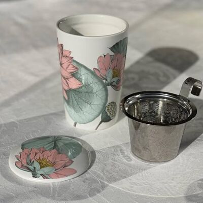 Tea Soul Tasse Loto • Tasse en porcelaine avec couvercle et filtre perforé • Capacité 350 ml • Tea Soul Tasse Loto • Tasse en porcelaine avec couvercle et filtre perforé • Capacité 350 ml •