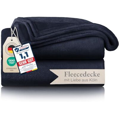 Blumtal Couverture Polaire 130 x 150 Plaid Bleu Foncé Certifié OEKO-TEX®, Pour Canapé, Cocooning Epaisse, Moelleuse, Douce Et Chaude Haute Qualité Blumtal Couverture Polaire 130 x 150 Plaid Bleu Foncé Certifié OEKO-TEX®, Pour Canapé, Cocooning Epaisse, Moelleuse, Douce Et Chaude Haute Qualité
