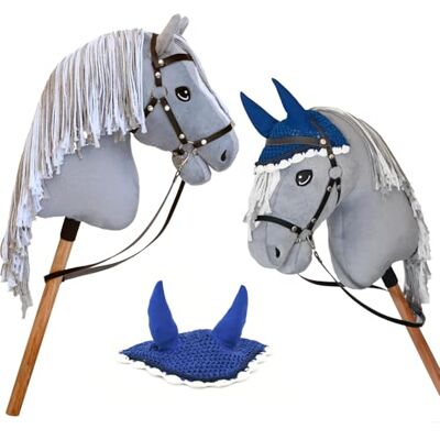 Hobby Horse Land Hobby Horse Gris A3, Cheval bâton Complet avec Filet, Mors, rêne et Bonnet Anti-Insectes Bleu. Tête de Cheval bâton pour Hobby Horsing Enfants et Adolescents Hobby Horse Land Hobby Horse Gris A3, Cheval bâton Complet avec Filet, Mors, rêne et Bonnet Anti-Insectes Bleu. Tête de Cheval bâton pour Hobby Horsing Enfants et Adolescents