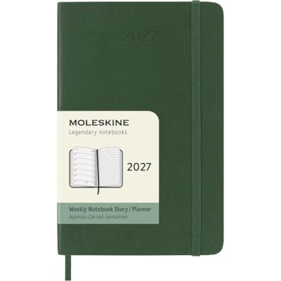 Moleskine Agenda hebdomadaire 2027 12 mois avec espace pour notes, couverture souple et fermeture élastique, format de poche 9 x 14 cm, vert myrte Moleskine Agenda hebdomadaire 2027 12 mois avec espace pour notes, couverture souple et fermeture élastique, format de poche 9 x 14 cm, vert myrte