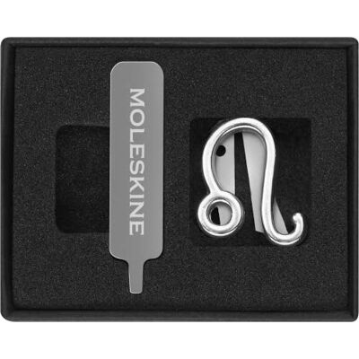 Moleskine Pin's Lion pour carnet ou agenda, symbole du zodiaque, fermeture élastique, idée cadeau personnalisée, couleur argent Moleskine Pin's Lion pour carnet ou agenda, symbole du zodiaque, fermeture élastique, idée cadeau personnalisée, couleur argent