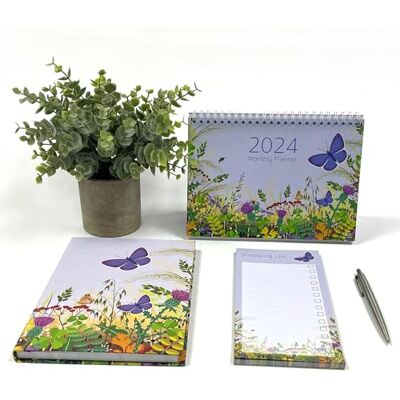 EXACOMPTA Réf GS036Z Ensemble d'organisation 2024 Contient un journal de format A5, un calendrier de bureau (mois par vue) et un bloc-notes pour liste de courses avec motif papillon et fleur EXACOMPTA Réf GS036Z Ensemble d'organisation 2024 Contient un journal de format A5, un calendrier de bureau (mois par vue) et un bloc-notes pour liste de courses avec motif papillon et fleur