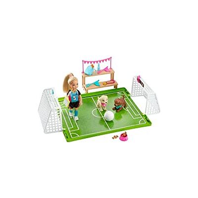 Barbie Dreamhouse Adventures Famille Coffret Chelsea championne de Foot, Mini-poupée Blonde, Cages, Ballon et Accessoires, Jouet pour Enfant, GHK37 Multicolore Barbie Dreamhouse Adventures Famille Coffret Chelsea championne de Foot, Mini-poupée Blonde, Cages, Ballon et Accessoires, Jouet pour Enfant, GHK37 Multicolore