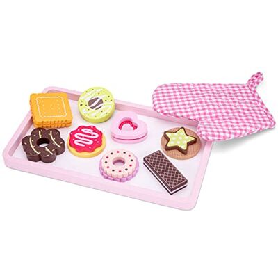 Woet New Classic Toys Plateau Biscuits et Gant de Four en bois Jeu d’Imitation Éducative pour Enfants, 10625, Multi Color, 10-Pieces Woet New Classic Toys Plateau Biscuits et Gant de Four en bois Jeu d’Imitation Éducative pour Enfants, 10625, Multi Color, 10-Pieces