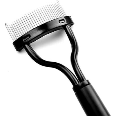 XXL Lashes Peigne-cil Deluxe aux extrémités en acier inoxydable, séparateur de cils, brosse pour cils, peigne métallique ergonomique aux extrémités en inox recourbées XXL Lashes Peigne-cil Deluxe aux extrémités en acier inoxydable, séparateur de cils, brosse pour cils, peigne métallique ergonomique aux extrémités en inox recourbées