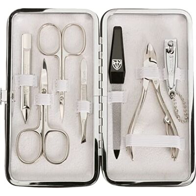 Drei Schwerter Kit de manucure « Sanremo » de qualité supérieure dans un étui en cuir synthétique blanc. Contenu : ciseaux à ongles, ciseaux à cuticules, pince à ongles, pince à épiler, lime à ongles Drei Schwerter Kit de manucure « Sanremo » de qualité supérieure dans un étui en cuir synthétique blanc. Contenu : ciseaux à ongles, ciseaux à cuticules, pince à ongles, pince à épiler, lime à ongles