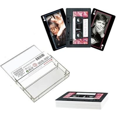 AQUARIUS David Bowie Cassette Premium Play Cards -David Bowie Thema Deck of Cards pour vos jeux de cartes préférés David Bowie Merchandise & Collectibles sous licence officielle AQUARIUS David Bowie Cassette Premium Play Cards -David Bowie Thema Deck of Cards pour vos jeux de cartes préférés David Bowie Merchandise & Collectibles sous licence officielle
