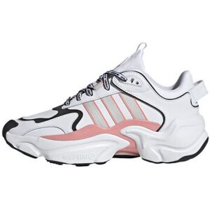 Baskets basses adidas Basket originals MAGMUR Blanc 36,38,37 1/3,38 2/3,41 1/3 Dames Baskets basses adidas Basket originals MAGMUR Blanc 36,38,37 1/3,38 2/3,41 1/3 Dames