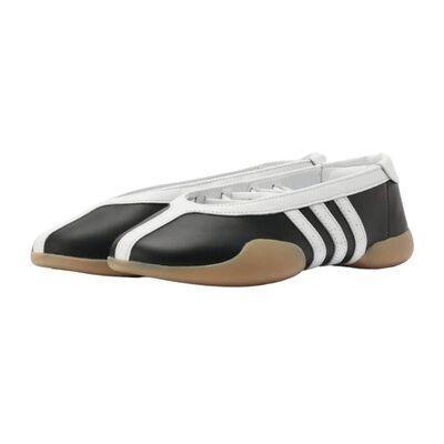 Baskets basses adidas Taekwondo Mei Ballet Black White Blanc 36 2/3,37 1/3,38,38 2/3,40 2/3,41 1/3,42 Dames Baskets basses adidas Taekwondo Mei Ballet Black White Blanc 36 2/3,37 1/3,38,38 2/3,40 2/3,41 1/3,42 Dames