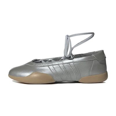 Baskets adidas Taekwondo Mei Ballet Silver Metallic Gum Gris 36 2/3,37 1/3,39 1/3,40,40 2/3,41 1/3,42 Heren Baskets adidas Taekwondo Mei Ballet Silver Metallic Gum Gris 36 2/3,37 1/3,39 1/3,40,40 2/3,41 1/3,42 Heren
