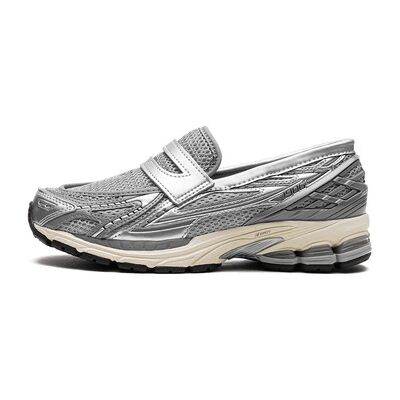 Slip ons New Balance 1906L Metallic Silver Gris 38,38 1/2 Dames Slip ons New Balance 1906L Metallic Silver Gris 38,38 1/2 Dames