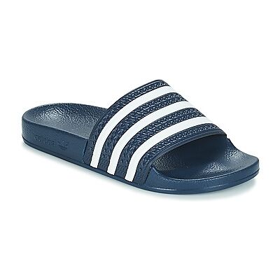 Claquettes adidas ADILETTE Bleu 36,37,38,39,39 1/3,40,40 2/3,42,43,44,44 2/3,46,46 2/3,48 2/3 Heren Claquettes adidas ADILETTE Bleu 36,37,38,39,39 1/3,40,40 2/3,42,43,44,44 2/3,46,46 2/3,48 2/3 Heren