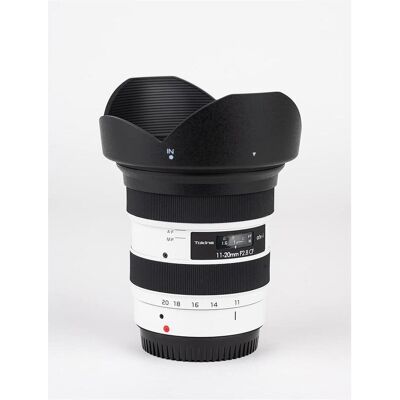 Objectif zoom grand-angle blanc Tokina pour Nikon F - Zoom F2.8 Objectif zoom grand-angle blanc Tokina pour Nikon F - Zoom F2.8