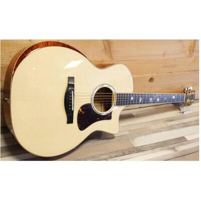Eastman Guitars Eastman AC622CE (Guitare acoustique, Fond et éclisses en érable massif flammé, Manche en érable, Table d'harmonie en épicéa massif européen, Touche en ébène), Guitare, Marron Eastman Guitars Eastman AC622CE (Guitare acoustique, Fond et éclisses en érable massif flammé, Manche en érable, Table d'harmonie en épicéa massif européen, Touche en ébène), Guitare, Marron