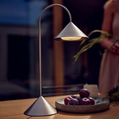 Lampe à poser LED rechargeable Grasp, acier inoxydable, hauteur 47 cm, métal - FRANDSEN - Balcon - Design - À ampoule unique Lampe à poser LED rechargeable Grasp, acier inoxydable, hauteur 47 cm, métal - FRANDSEN - Balcon - Design - À ampoule unique