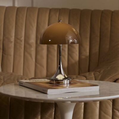 Panthella 250 Portable Original, brun opale - Louis Poulsen - Terrasse - Design - Plastique - Rond Panthella 250 Portable Original, brun opale - Louis Poulsen - Terrasse - Design - Plastique - Rond