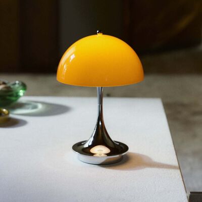 Panthella 160 Portable Original, orange opale - Louis Poulsen - Terrasse - Design - Plastique - Rond Panthella 160 Portable Original, orange opale - Louis Poulsen - Terrasse - Design - Plastique - Rond