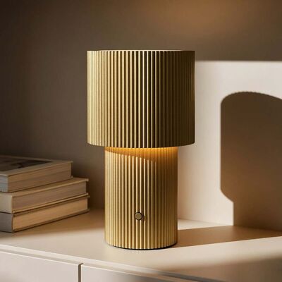 Lampe à poser LED rechargeable Iluma, couleur or, hauteur 22,1 cm - Herstal Belid - Salon / séjour - Moderne - Aluminium - À ampoule unique Lampe à poser LED rechargeable Iluma, couleur or, hauteur 22,1 cm - Herstal Belid - Salon / séjour - Moderne - Aluminium - À ampoule unique