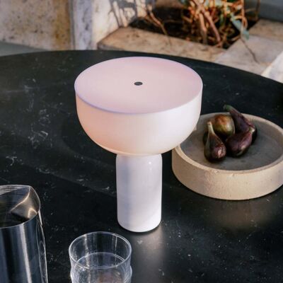 Lars Tornøe Kizu Lampe de Table Portable en Marbre Blanc Lars Tornøe Kizu Lampe de Table Portable en Marbre Blanc