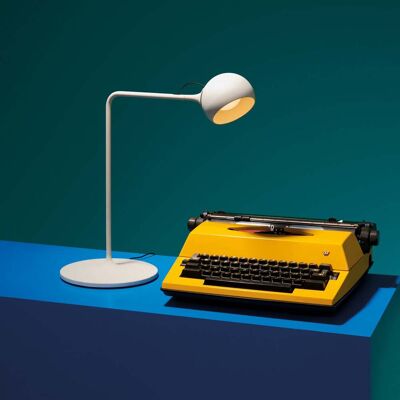 Artemide - Lampe de table IXA - LED équilibrée 9W 3000K Artemide - Lampe de table IXA - LED équilibrée 9W 3000K